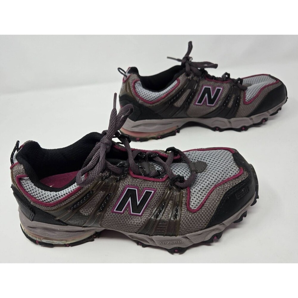 New Balance WT811PB Women's Sz 7.5 All Terrain Trail Running Shoes Gray Pink USA